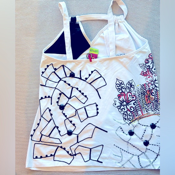 Vey sexy “Save the Queen” top - Picture 4 of 4